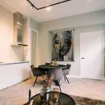 Appartement Stadsvilla Met Tuin, Luxury Hendrik *