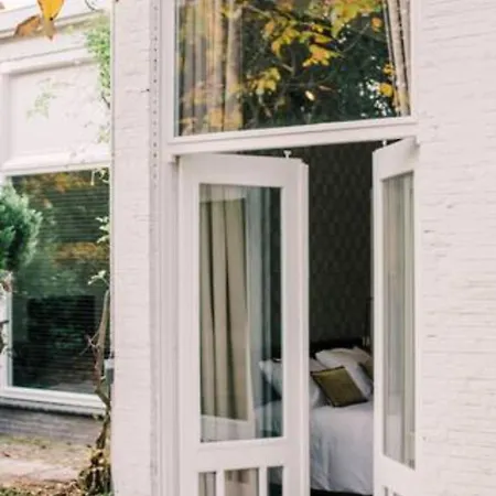 Garden View In Historic Lägenhet